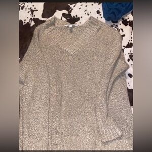 Time and Tru Women's Tan V-Neck Sweater